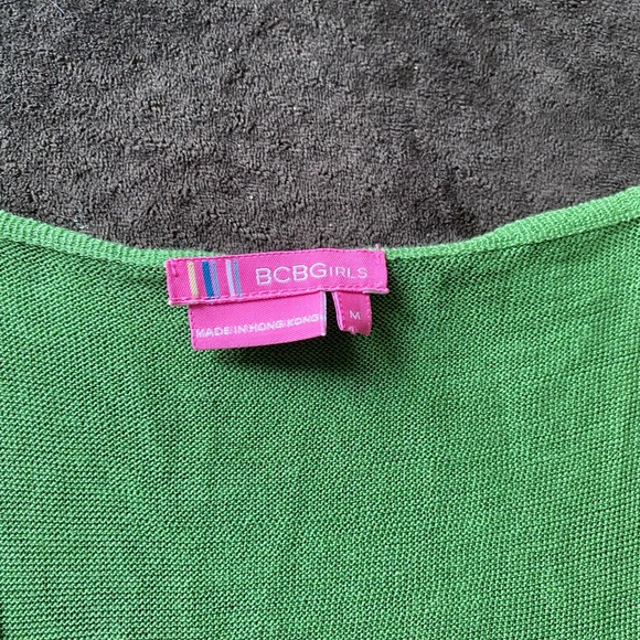 Cute summer BCBG sweater tank. Beautiful green in Medium. - Picture 5 of 5